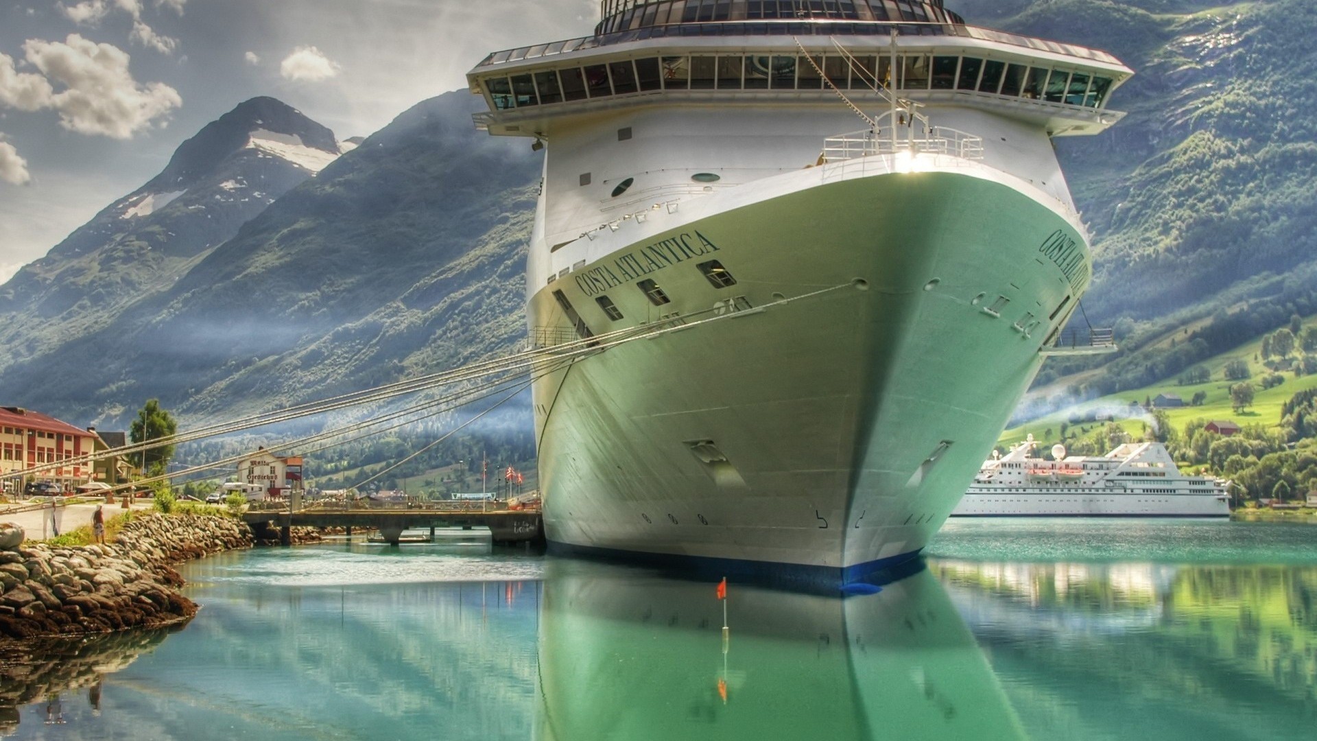 grands navires et paquebots eau voyage système de transport bateau ciel navire mer à l extérieur bateau réflexion océan voiture