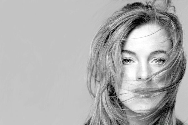 Lindsay Lohan black and white photo