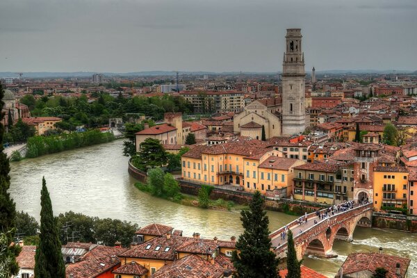 Viaggi. Architettura della città, ponti