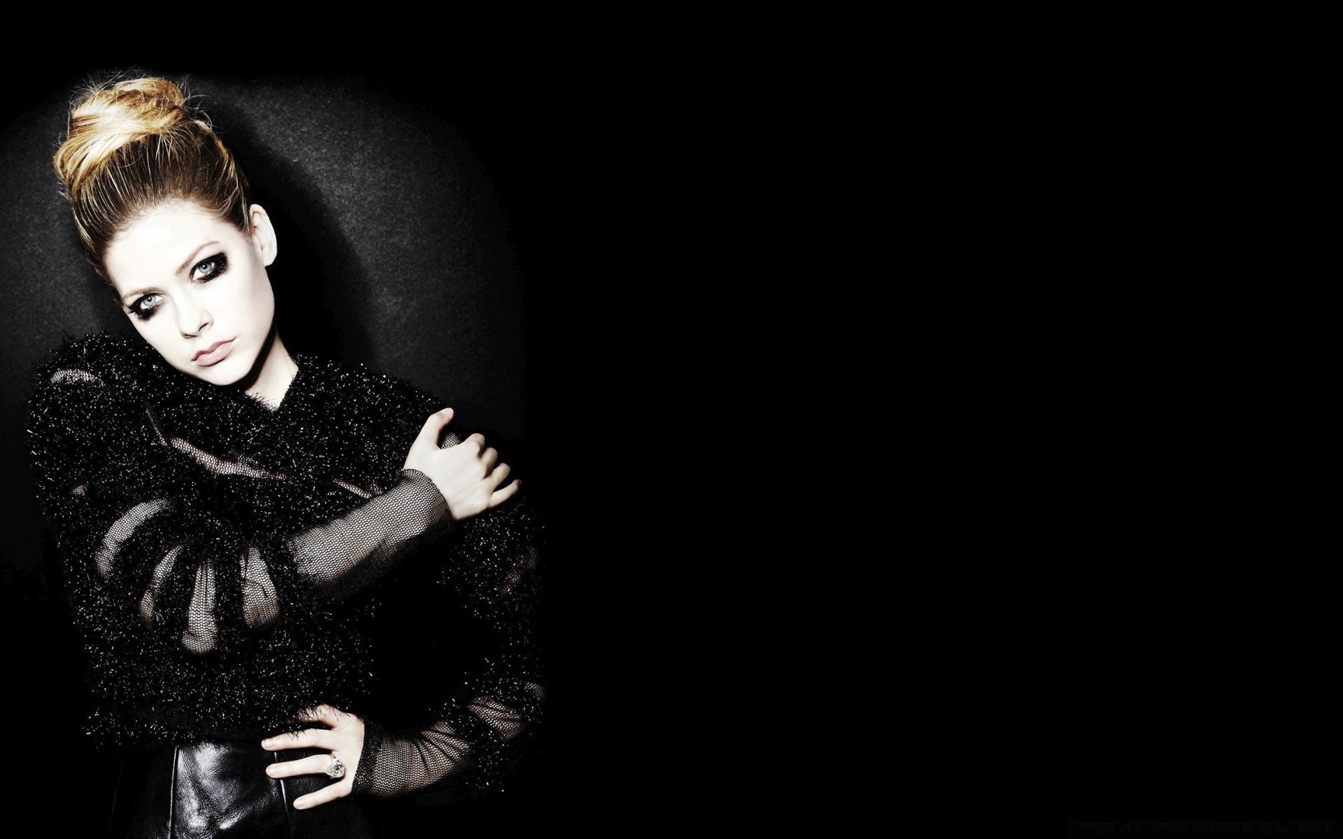 chanteur portrait fille femme modèle mode sombre adulte sexy studio unique monochrome glamour visage art cheveux