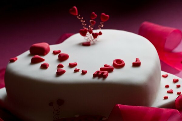 Heart cake for loved ones