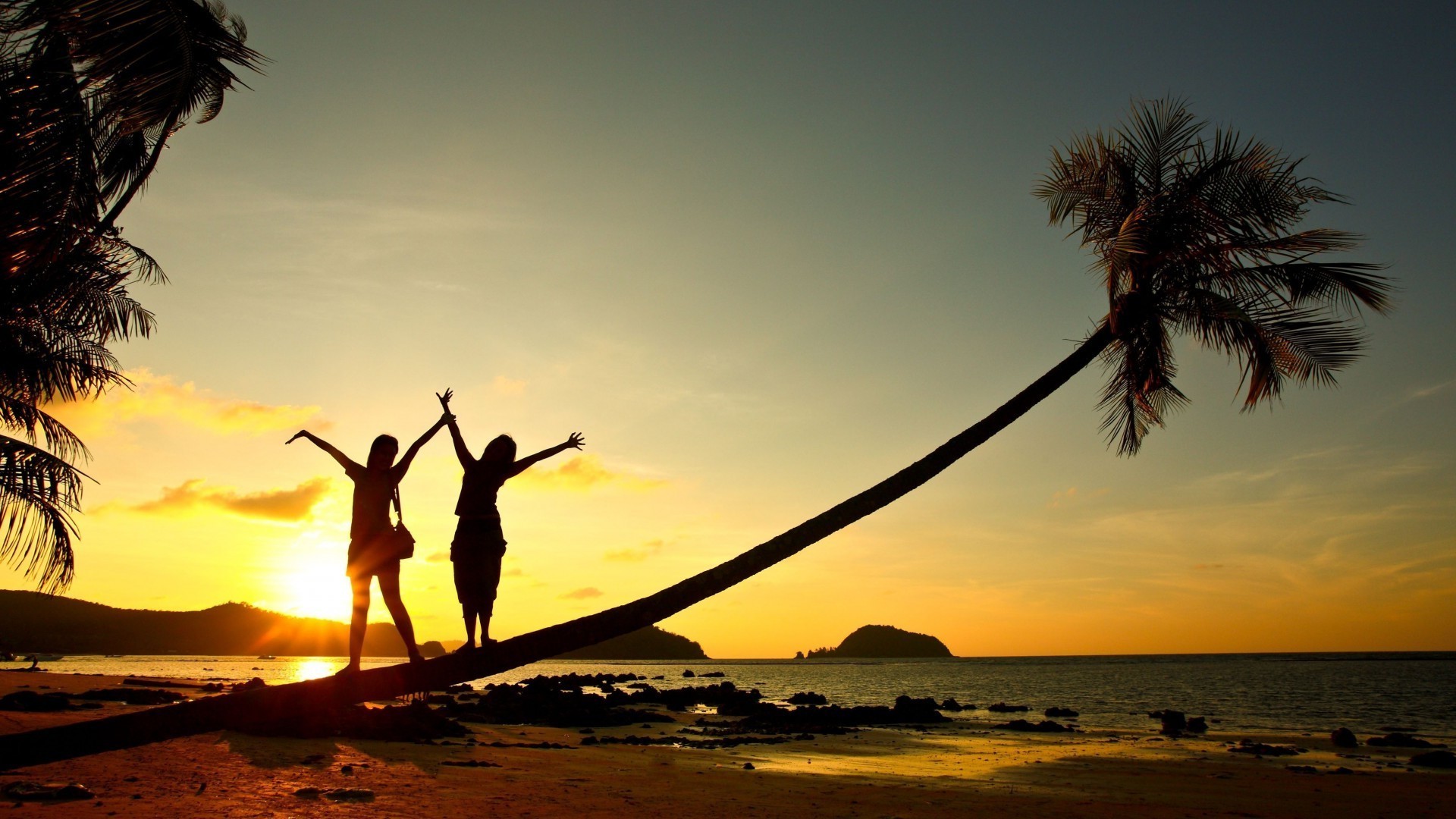 coucher de soleil et l aube coucher de soleil plage océan soleil silhouette eau mer aube rétro-éclairé soir ciel crépuscule mer tropical sable voyage paysage