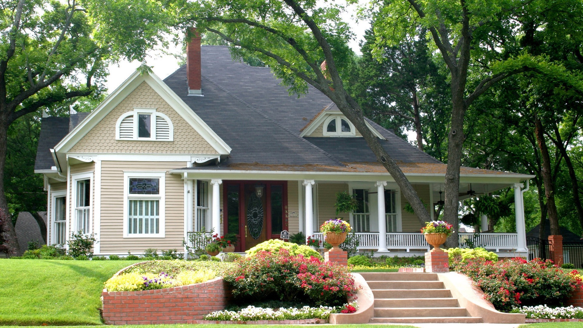 maisons et chalets maison cour maison pelouse propriété route hypothèque porche banlieue propriété immobilier stand réel famille résidentiel entrée taux haut de gamme banlieue classe