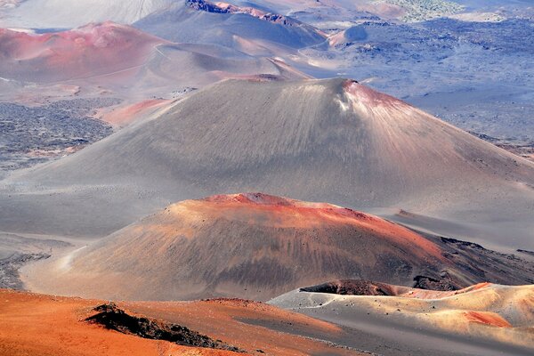 Un vulcano che si è calmato e sta aspettando il momento giusto