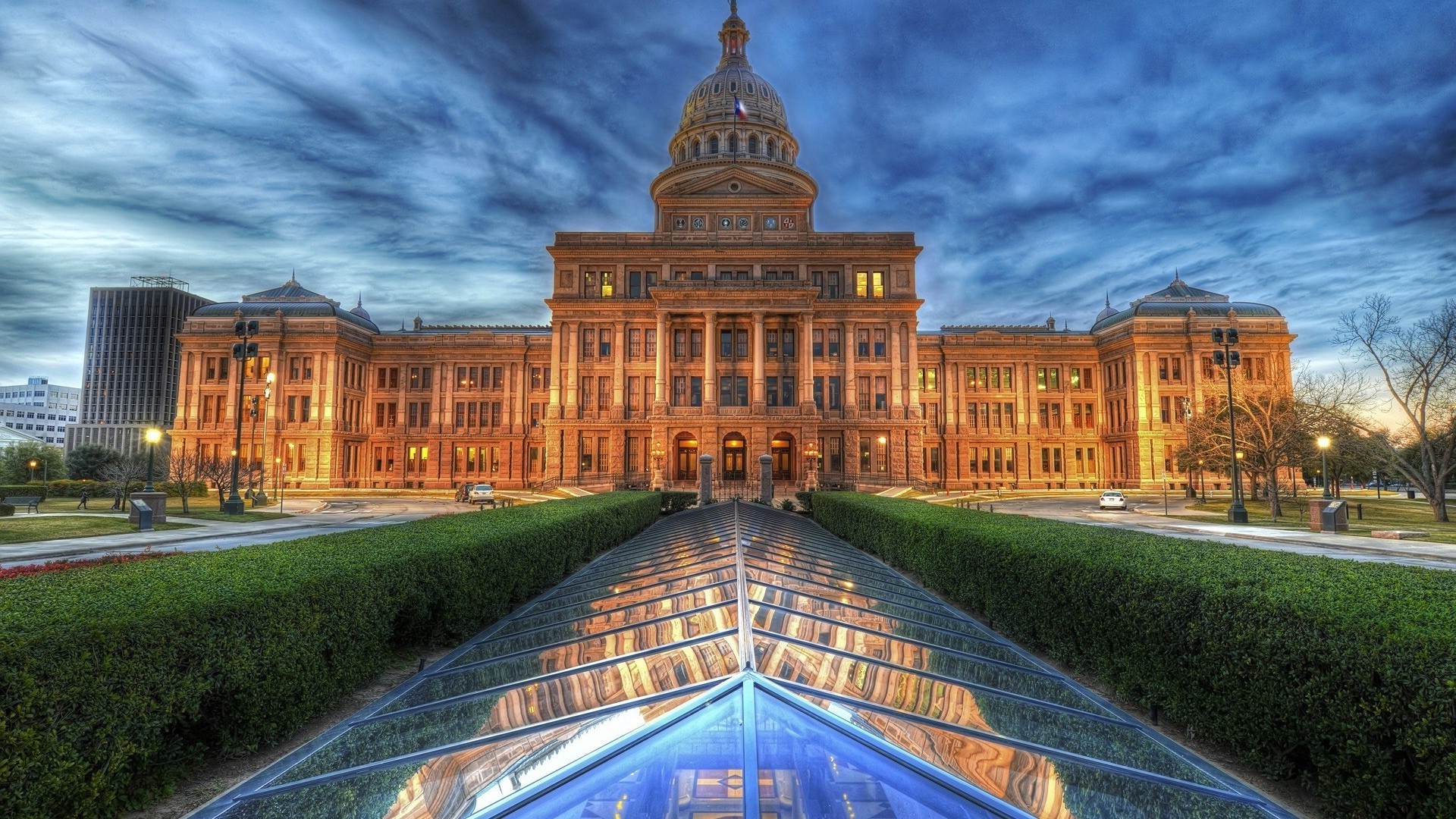 famous places architecture travel building city sky landmark outdoors administration castle dusk tourism evening urban monument sight fountain street