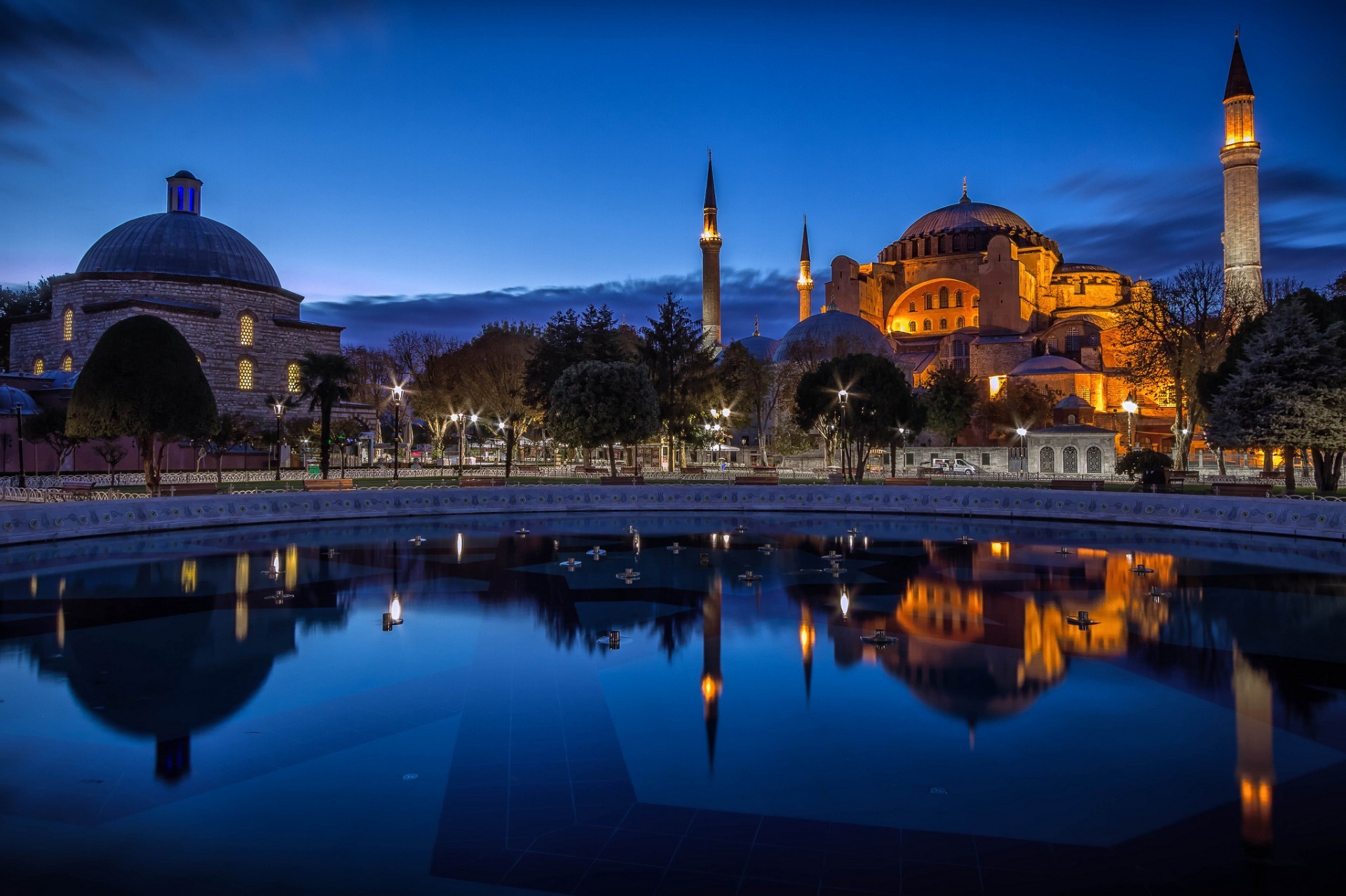 città minareto cupola architettura viaggi tramonto sera crepuscolo religione acqua alba riflessione all aperto illuminato cielo punto di riferimento luna fontana ottomano