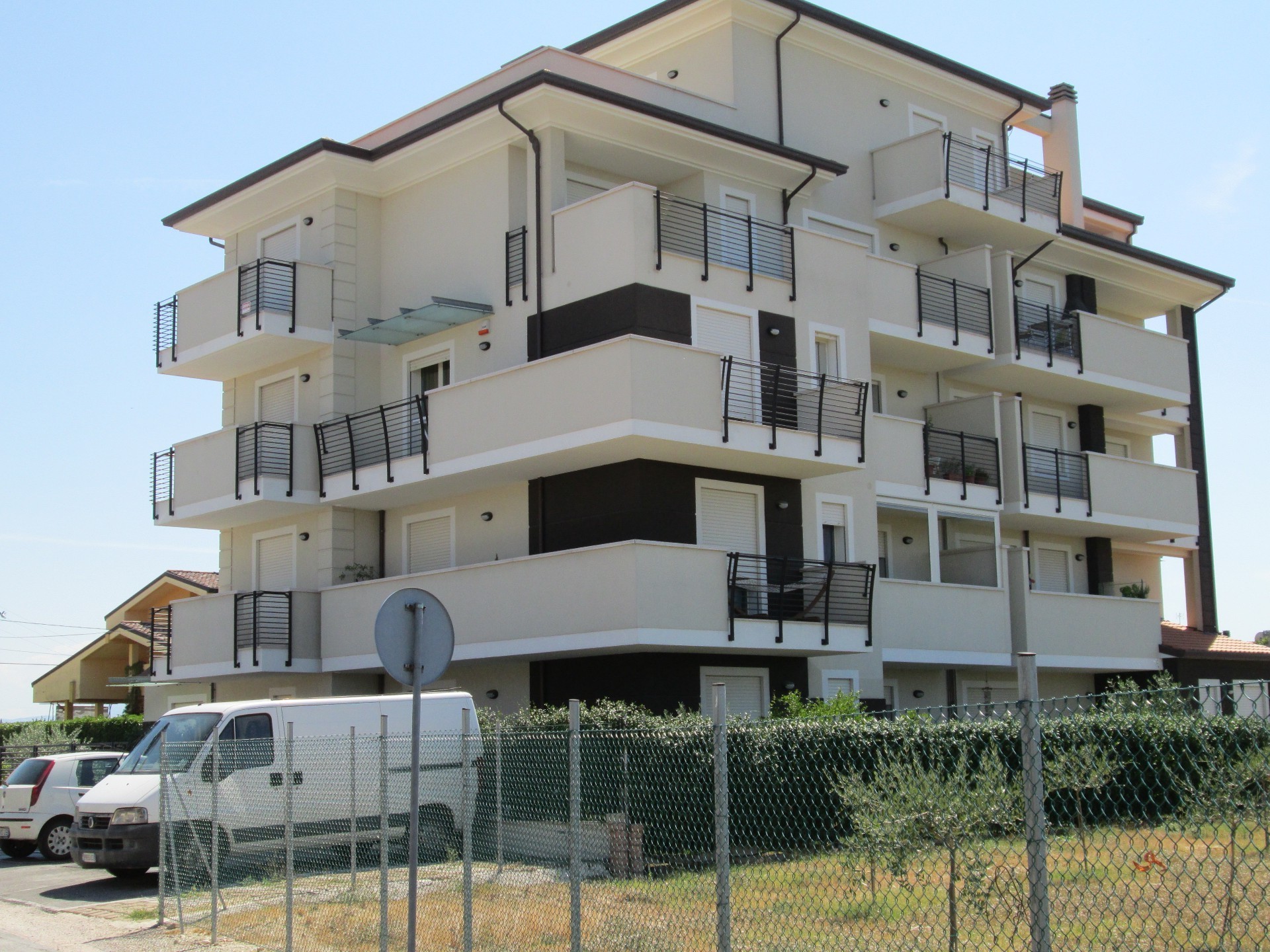 maisons et chalets architecture maison maison famille moderne maison appartement fenêtre expression balcon ciel réel façade propriété lumière du jour construction extérieur résidentiel