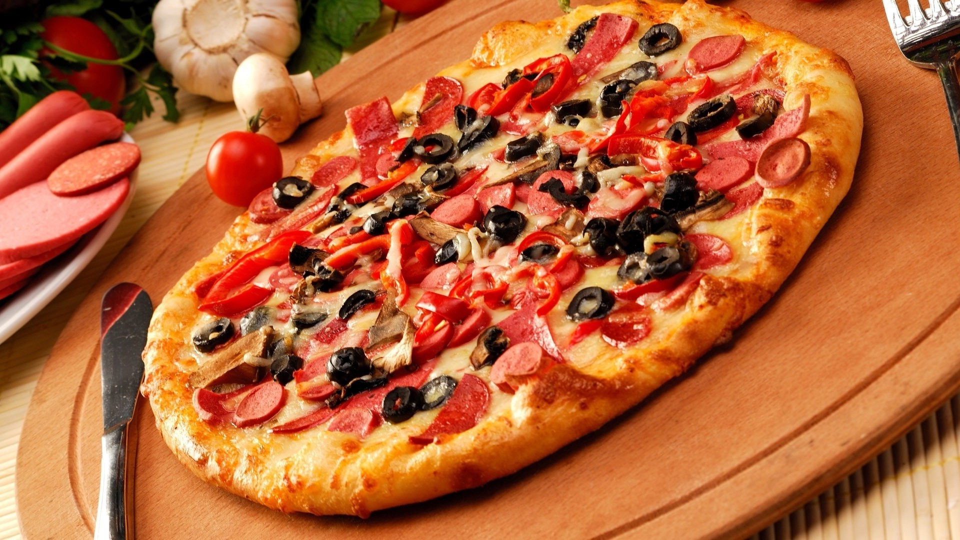 pizza pepperoni queso mozzarella masa costras salami rápido tomate refresco rebanada comida supremo jamón pastel champiñones salsa basura almuerzo pastelería