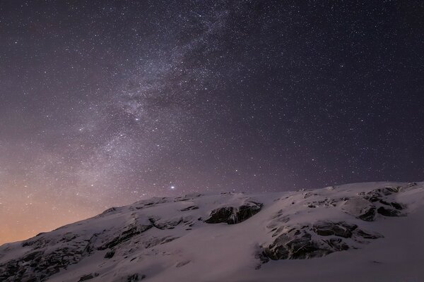 Schnee Astronomie und Exploration haben sich hier irgendwie zusammengetan