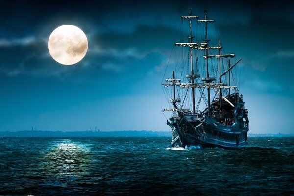 Navio pirata na lua cheia