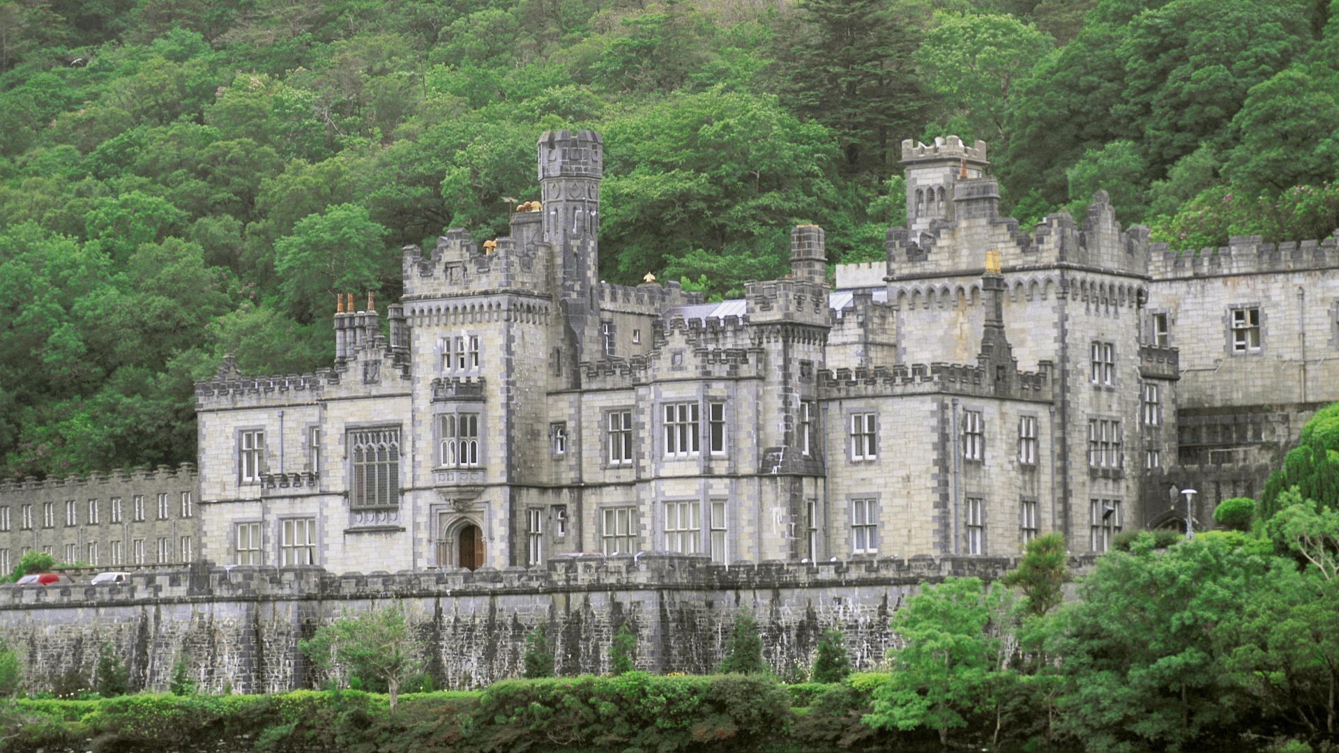 locks castle architecture chateau old travel tourism stone ancient building heritage river gothic historic valley park house landmark imperial majestic landscape