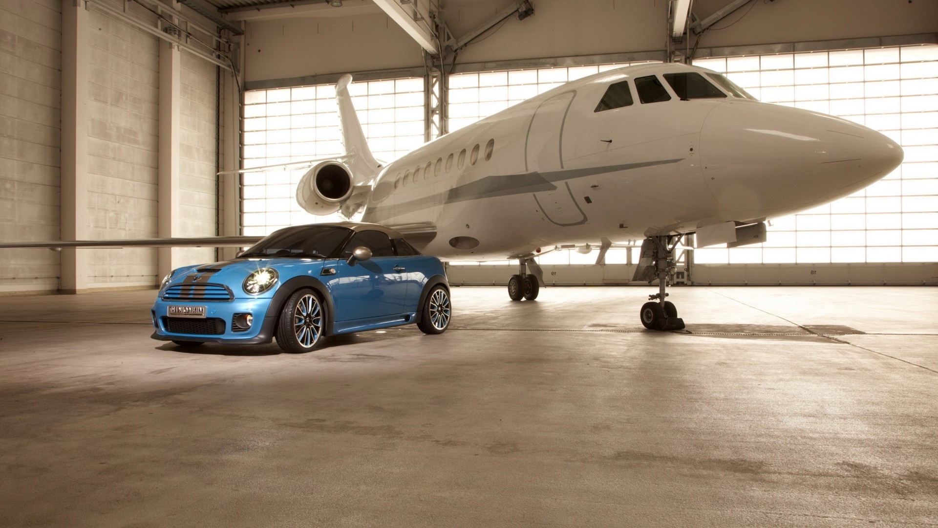 carros esportivos avião avião aeroporto sistema de transporte carro militar viajar voar força aérea partida