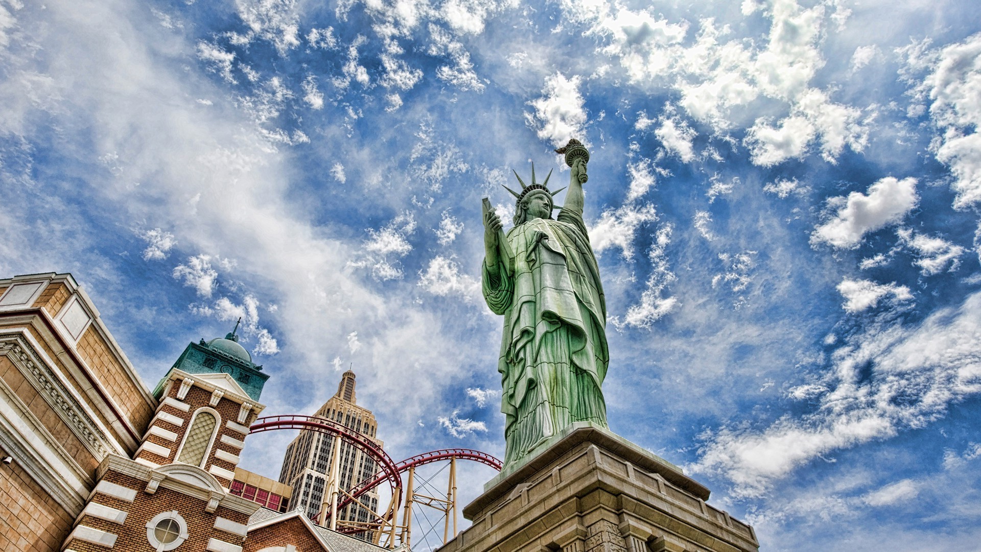 lugares famosos arquitetura céu viagens cidade casa religião turismo atração turística ao ar livre escultura urbano estátua velho monumento cultura cidade arte tradicional torre