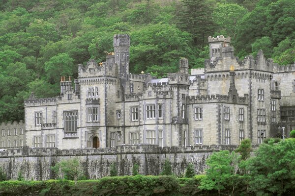 La beauté incroyable du vieux château