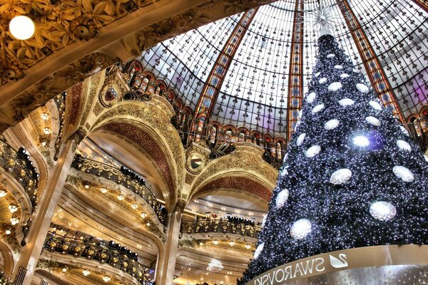 Glass ceiling of the shopping center