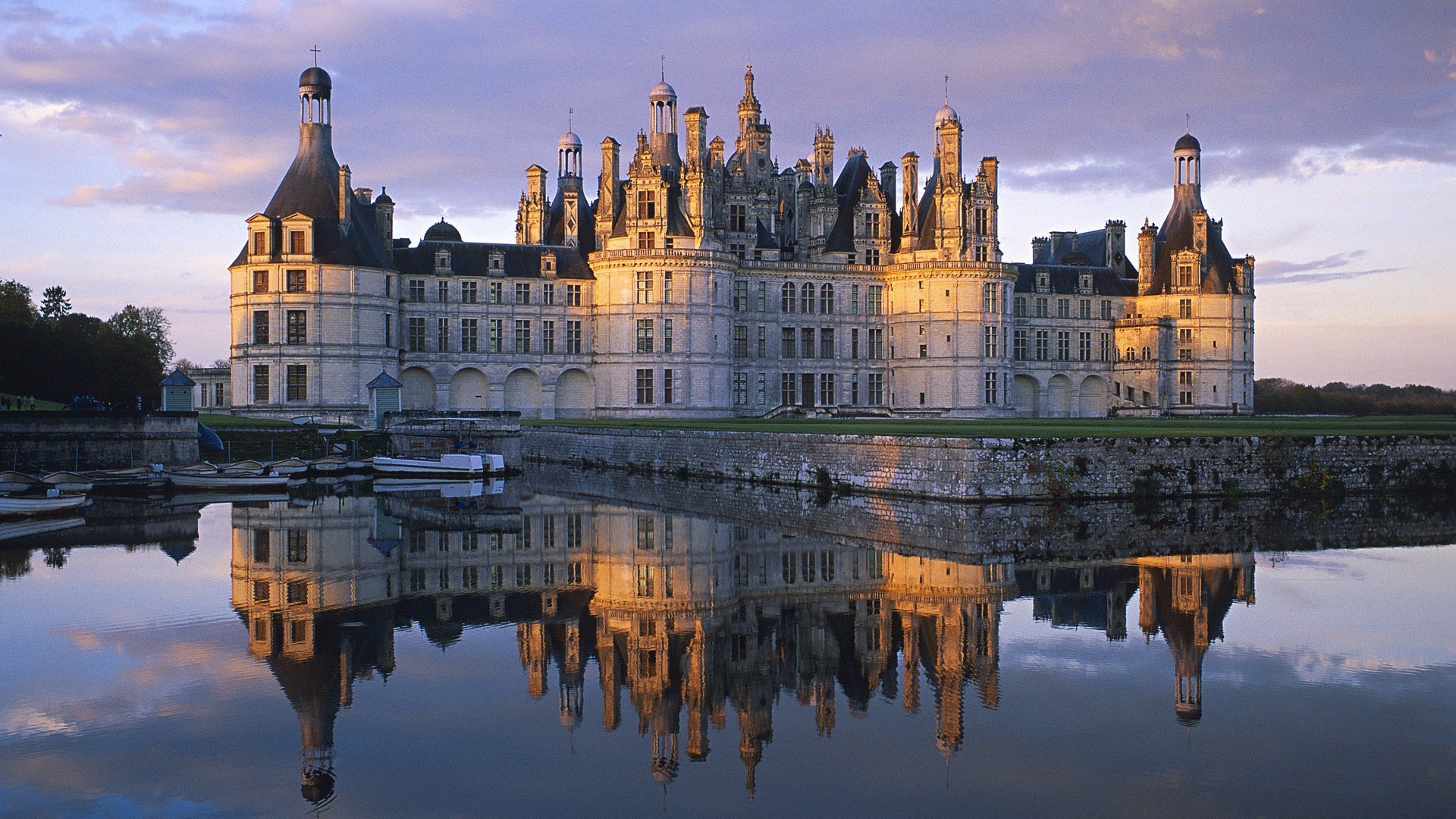 houses and cottages architecture travel castle outdoors river building sky reflection water daylight city bridge renaissance old house tourism