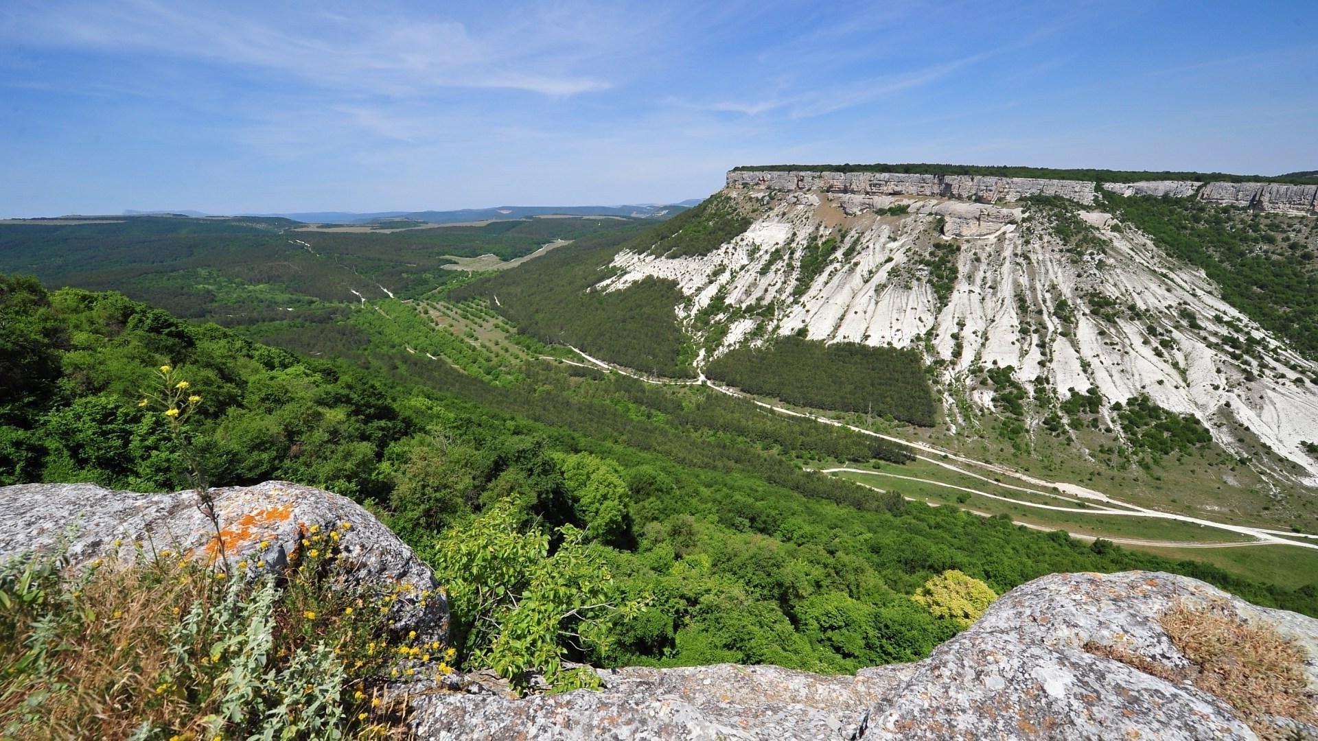 luoghi famosi paesaggio natura cielo viaggi montagna roccia estate spettacolo all aperto collina scenico turismo erba rurale pietra paesaggio nuvola valle alta