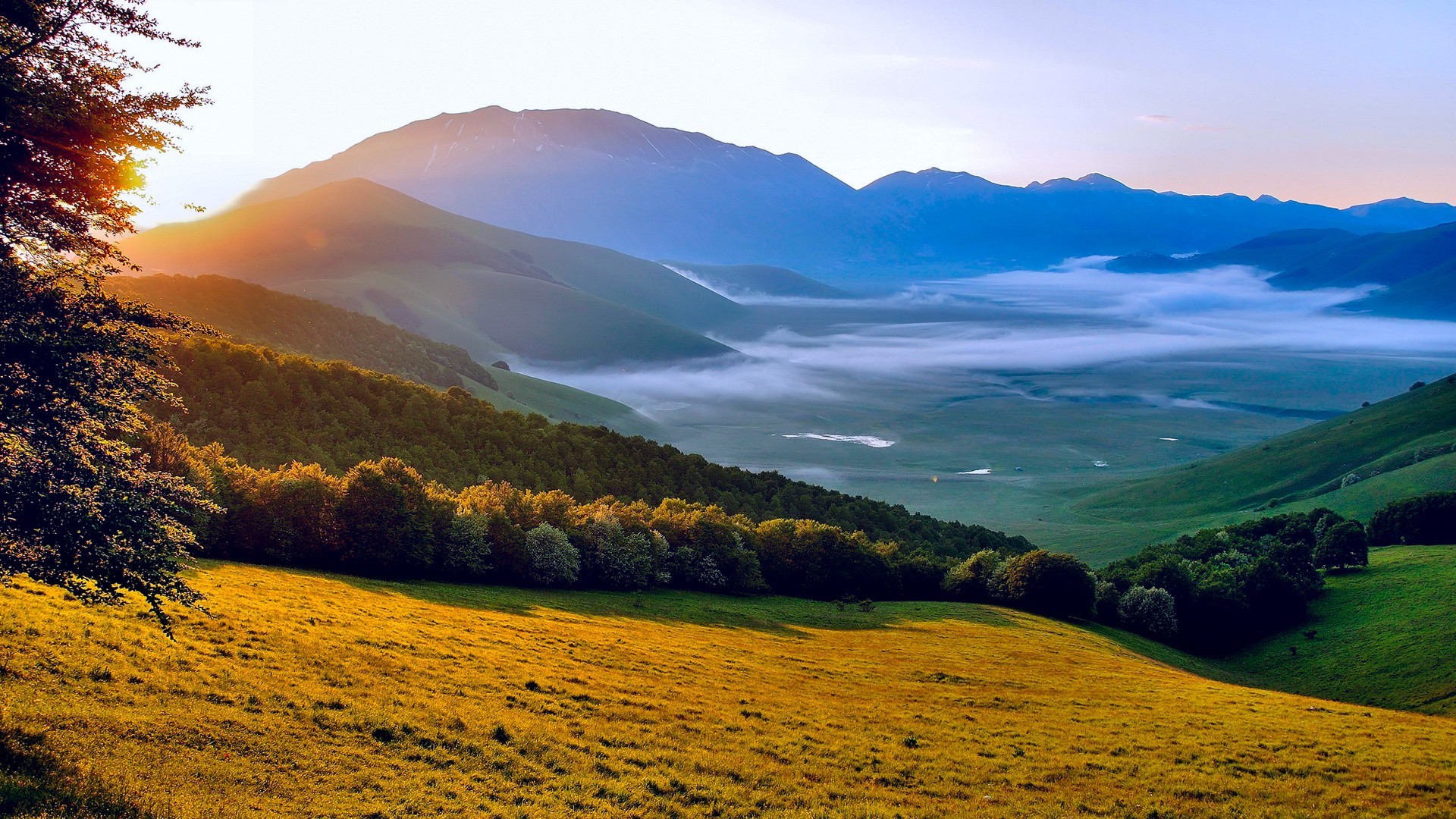 berge landschaft natur sonnenuntergang berge baum himmel im freien dämmerung reisen hügel landschaftlich abend gras herbst gutes wetter tal landschaft sommer nebel