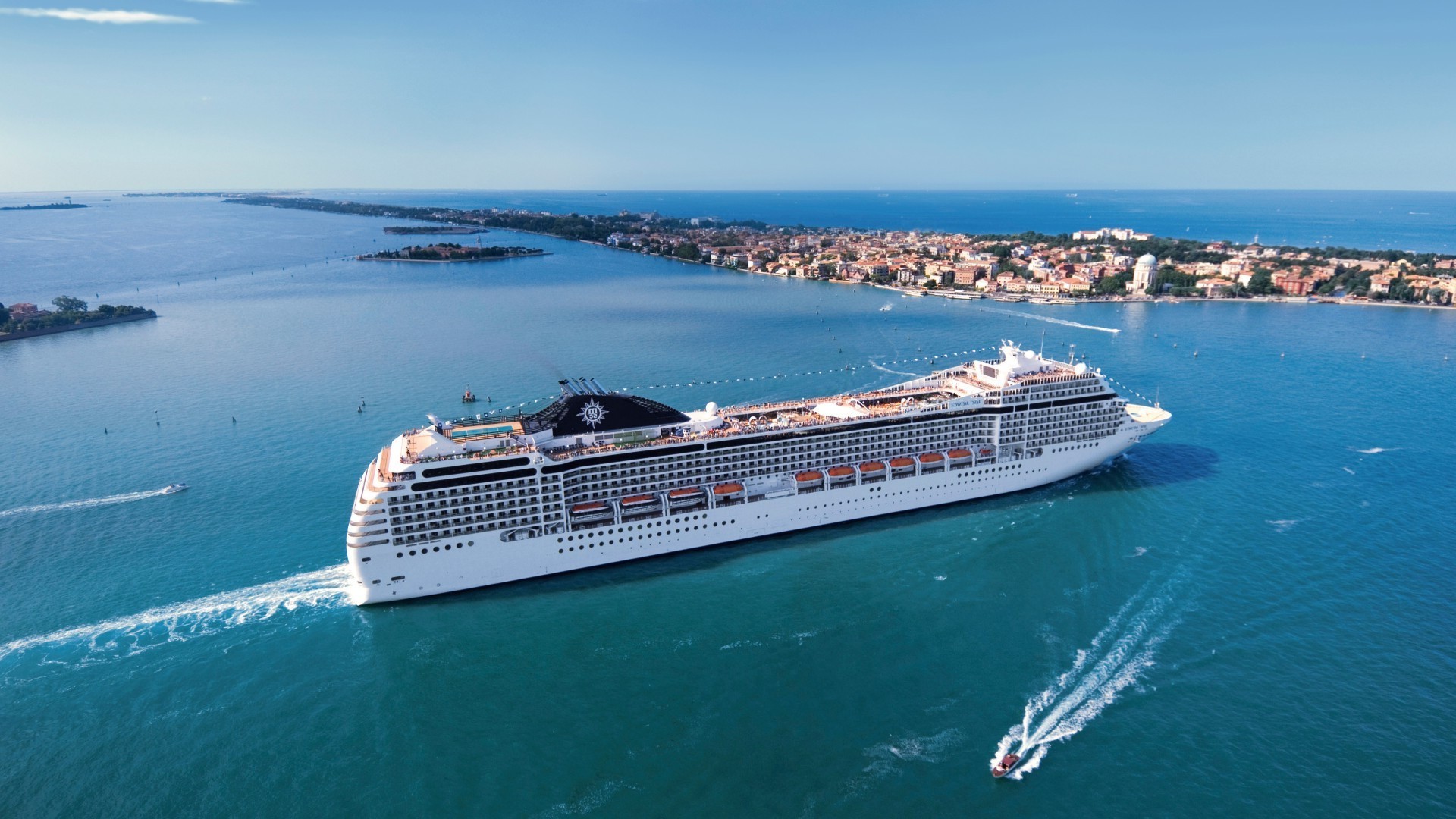 mar e oceano água viagens mar embarcações barco navio céu porto oceano sistema de transporte vela ao ar livre navio de cruzeiro porto mares baía férias balsa cais