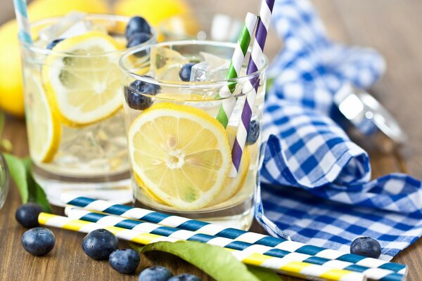 Jugo de Desayuno en cristalería