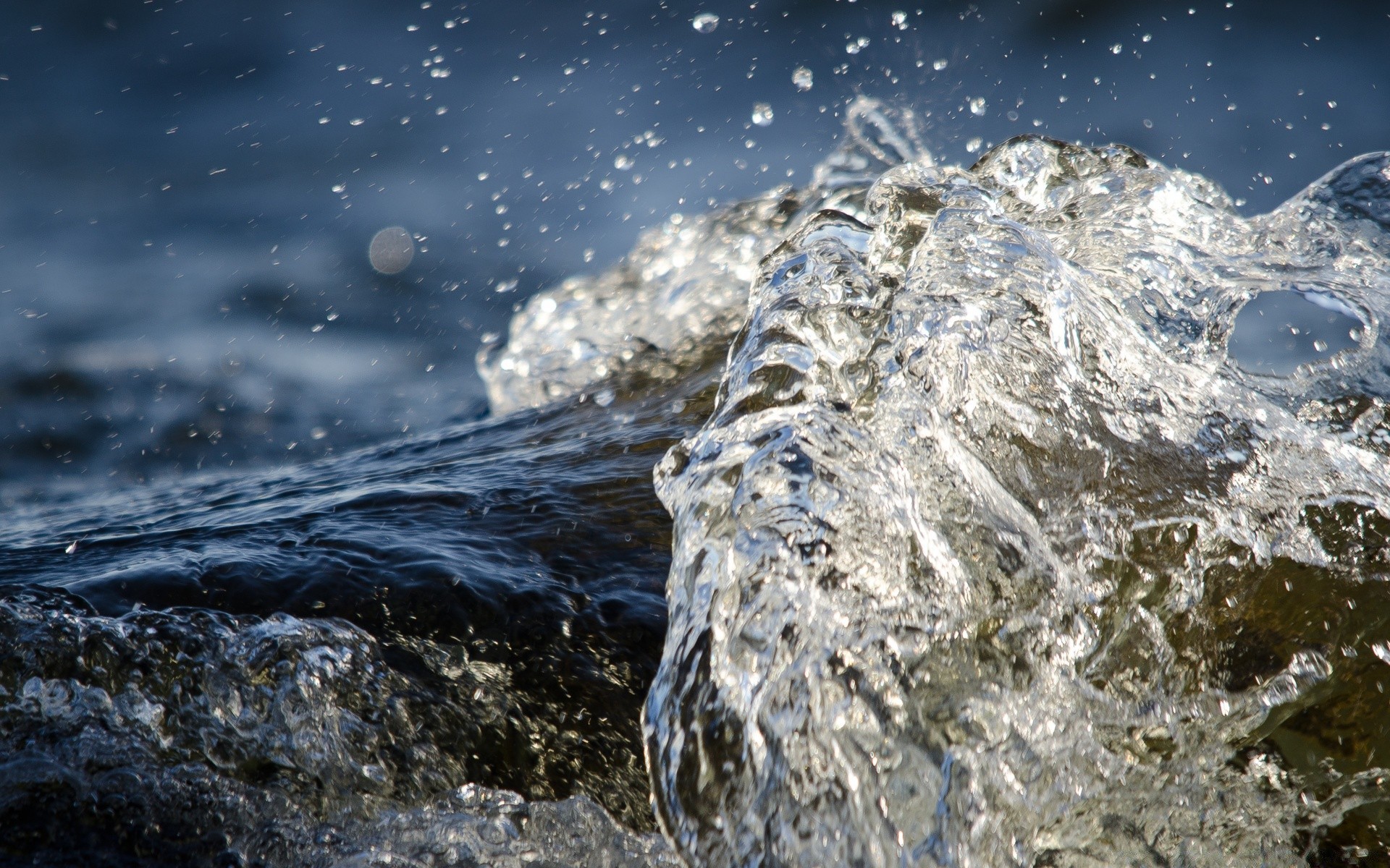 tröpfchen und wasser natur klar kalt sauber nass