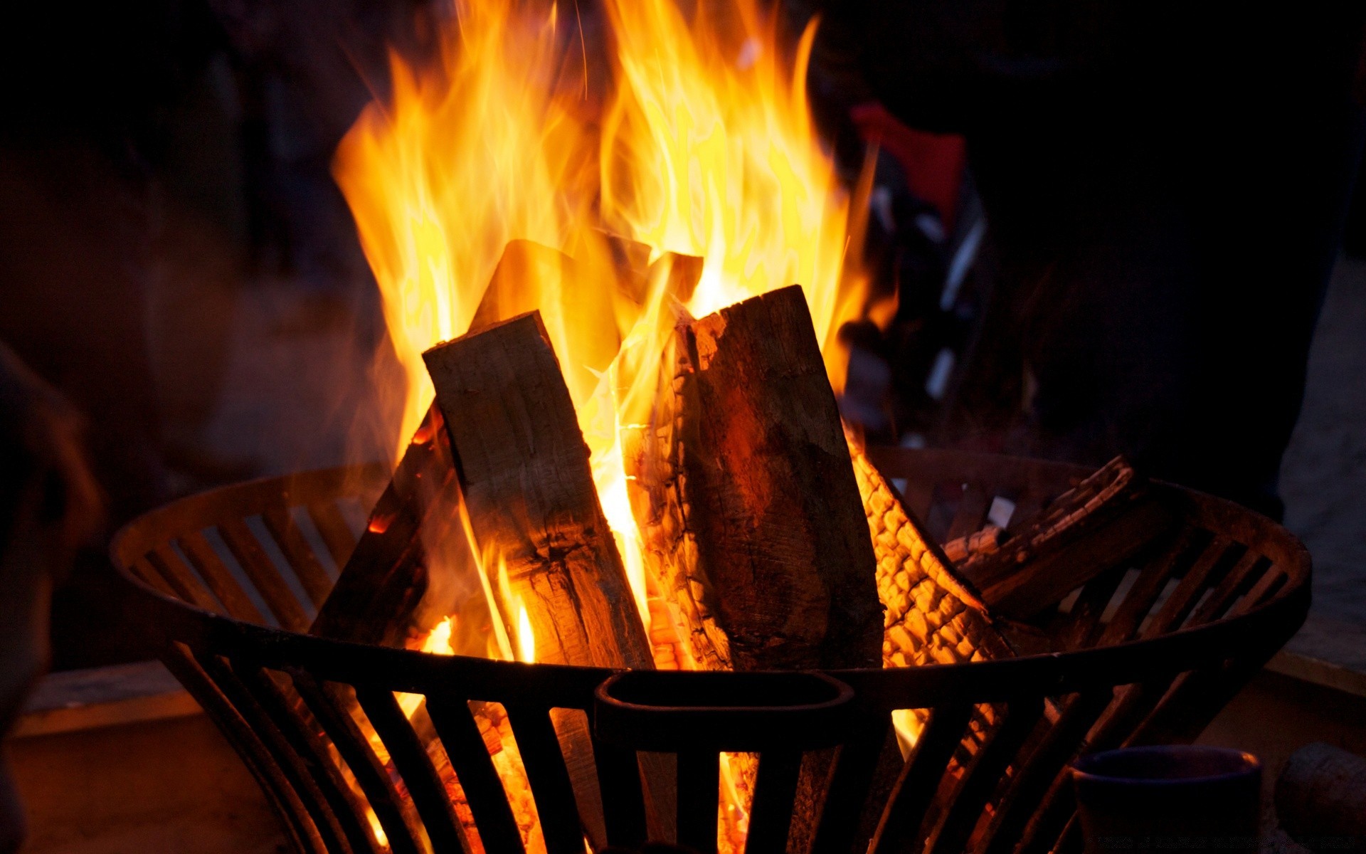 fire flame hot fireplace burnt burn smoke heat warmly bonfire firewood cozy light campfire ash