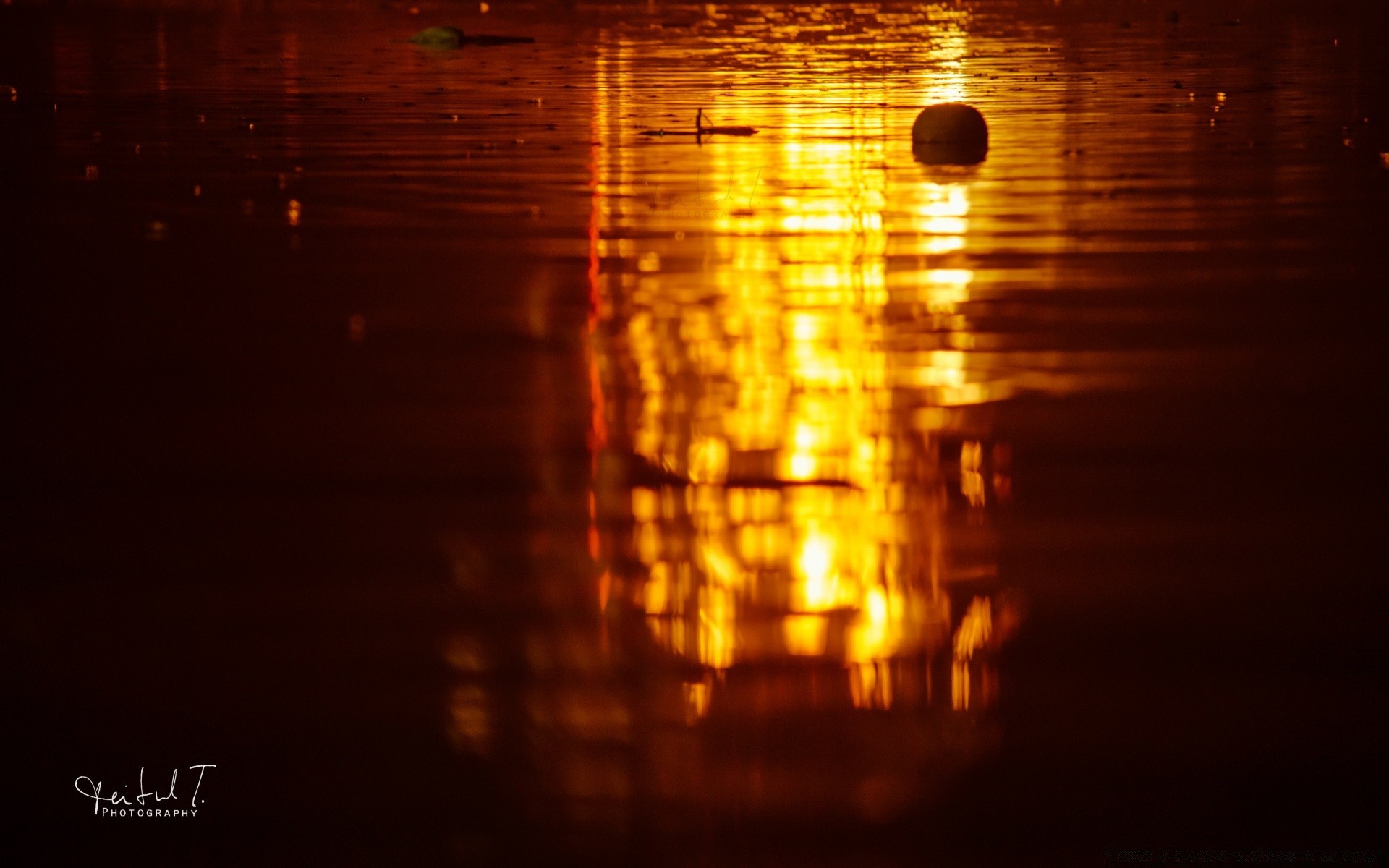 gotas y agua reflexión desenfoque oscuro agua abstracto luz puesta de sol