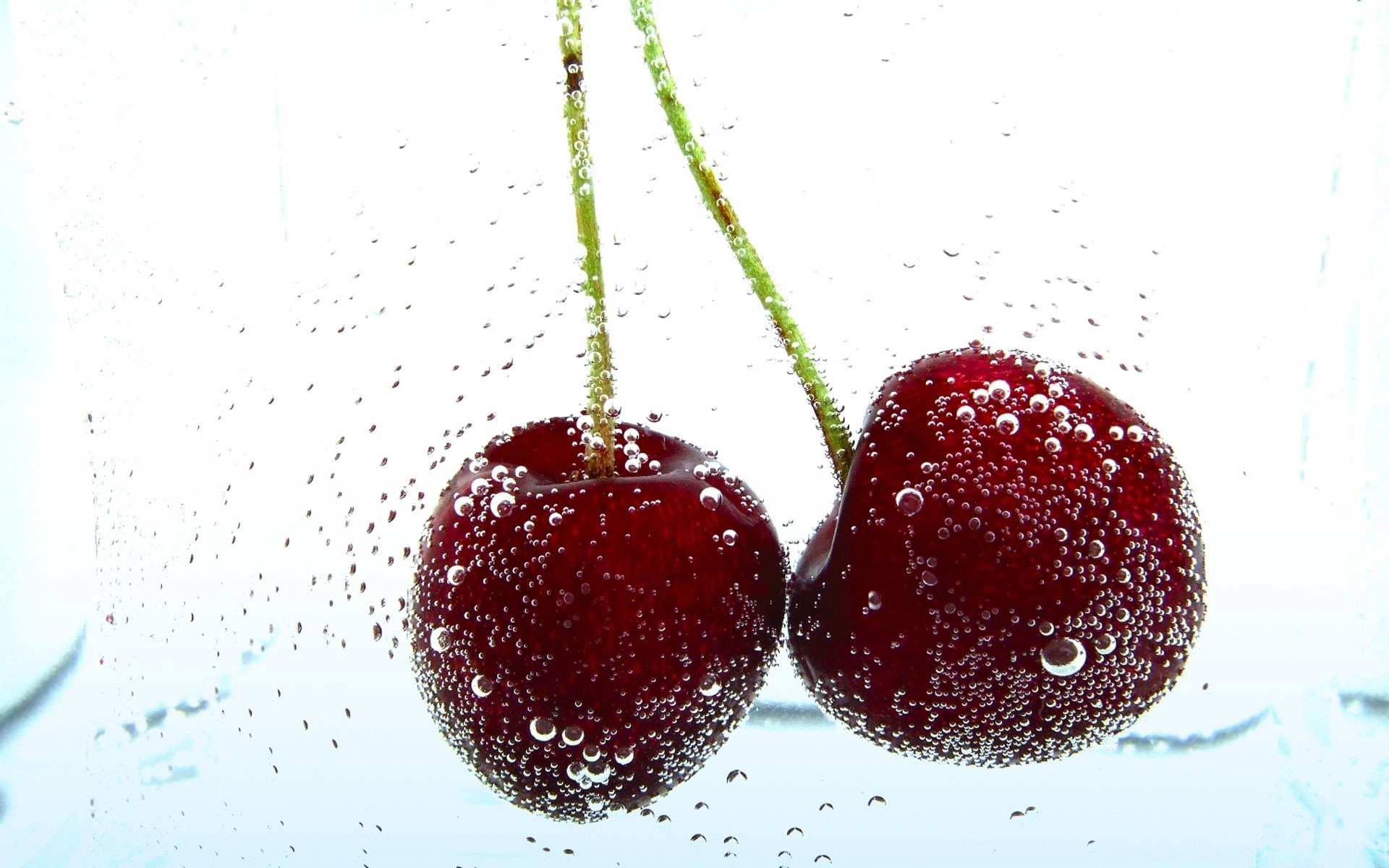 gouttelettes d eau fruits goutte alimentaire humide baie doux juteux rafraîchissement fraîcheur délicieux en bonne santé bureau cerise santé confiserie brille