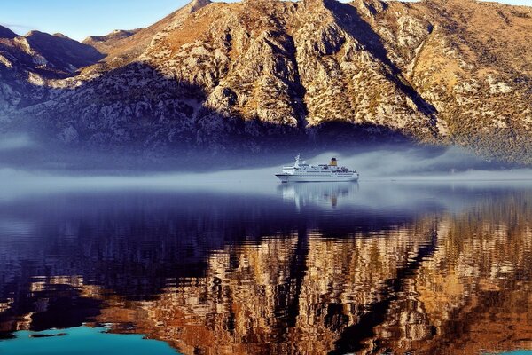 Paisaje de la naturaleza, el misterio del agua