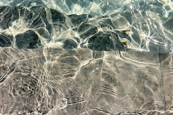 Crystal clear water on the beru with highlights