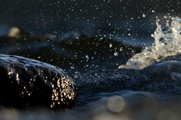 Луннве капельки воды