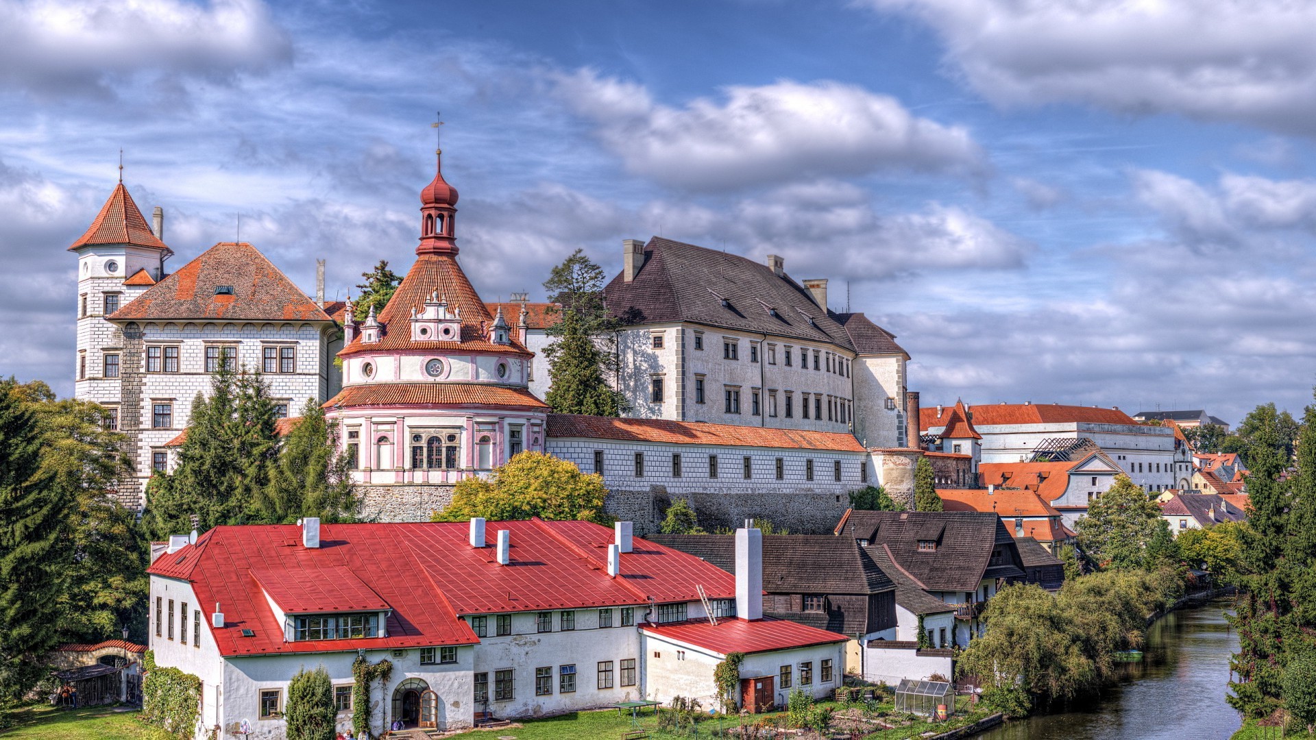 zamki architektura podróże dom dom na zewnątrz niebo tradycyjne wody stare miasto miasto domy dachy