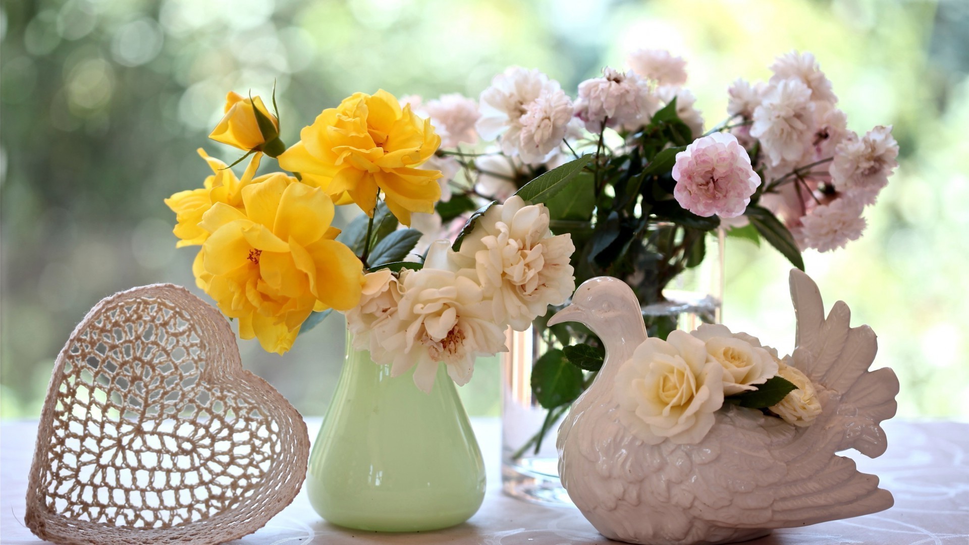 em um vaso ou vaso flor folha natureza floral buquê flora decoração páscoa pétala bela vaso amor presente