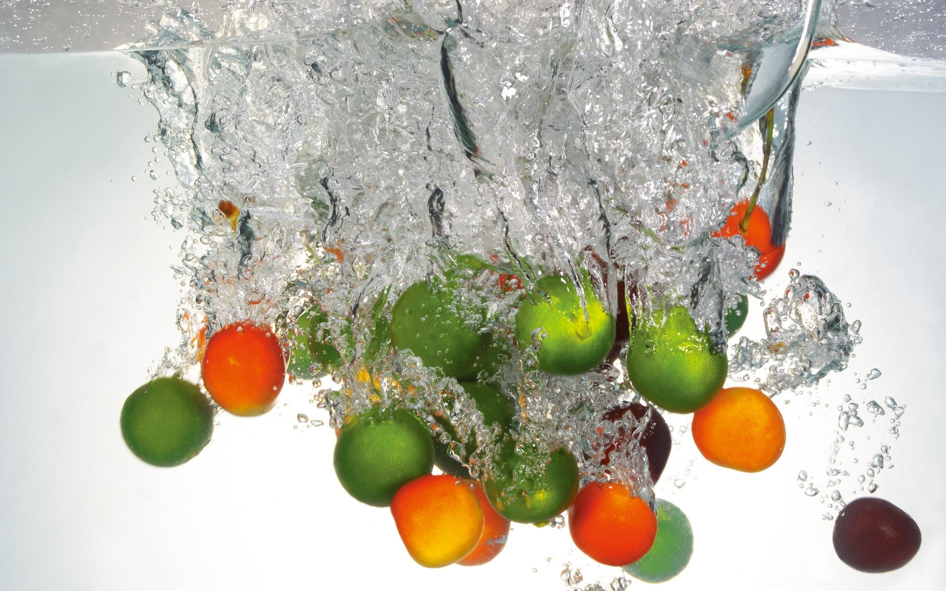 droplets and water food wet desktop healthy cold fruit drop water nature