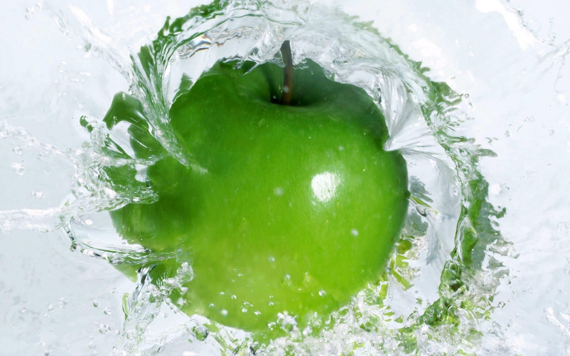 tröpfchen und wasser nass tropfen essen wasser obst natur kälte spritzen frische gesund gesundheit apfel