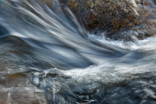 Struttura naturale del flusso dell acqua