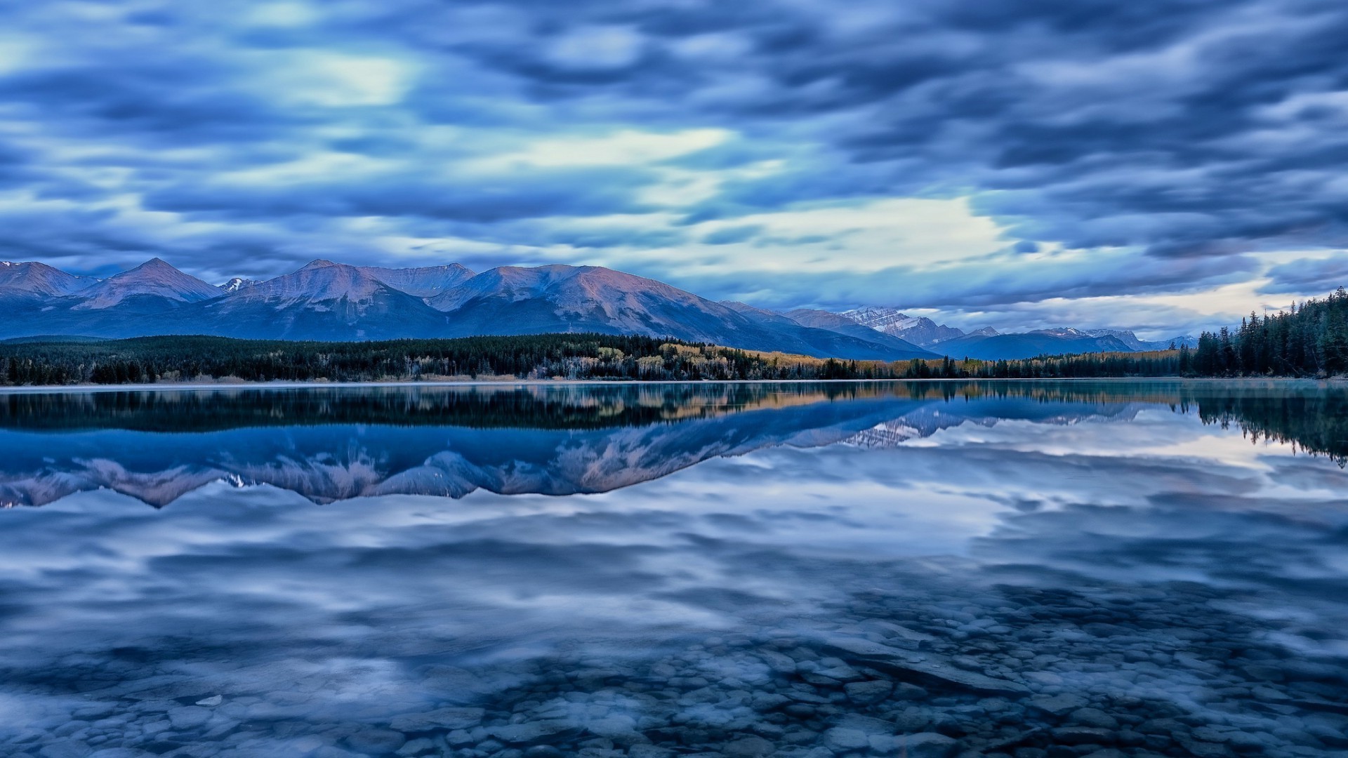 lake water travel landscape outdoors sky snow sea nature reflection dawn ocean seashore scenic ice winter river evening sunset