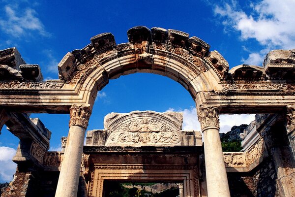 Antico arco creazione del maestro