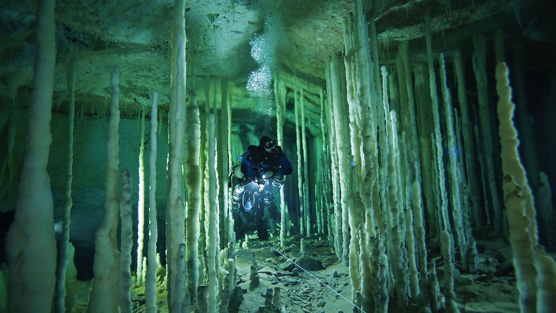 Underwater caves - Phone wallpapers