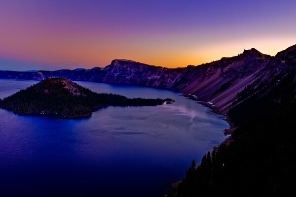 Coucher de soleil dans les célèbres lieux de montagne