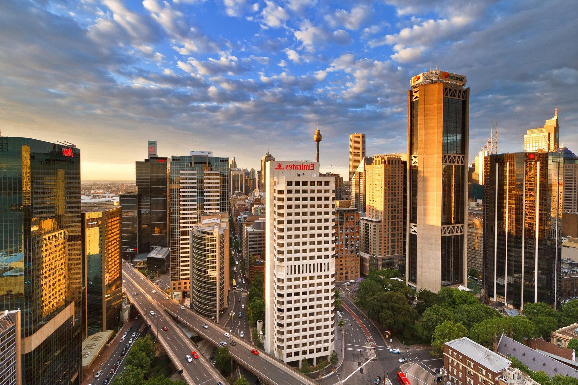 ciudad rascacielos arquitectura centro de la ciudad casa skyline ciudad oficina moderno urbano viajes negocios cielo alto crepúsculo finanzas torre apartamento puesta de sol