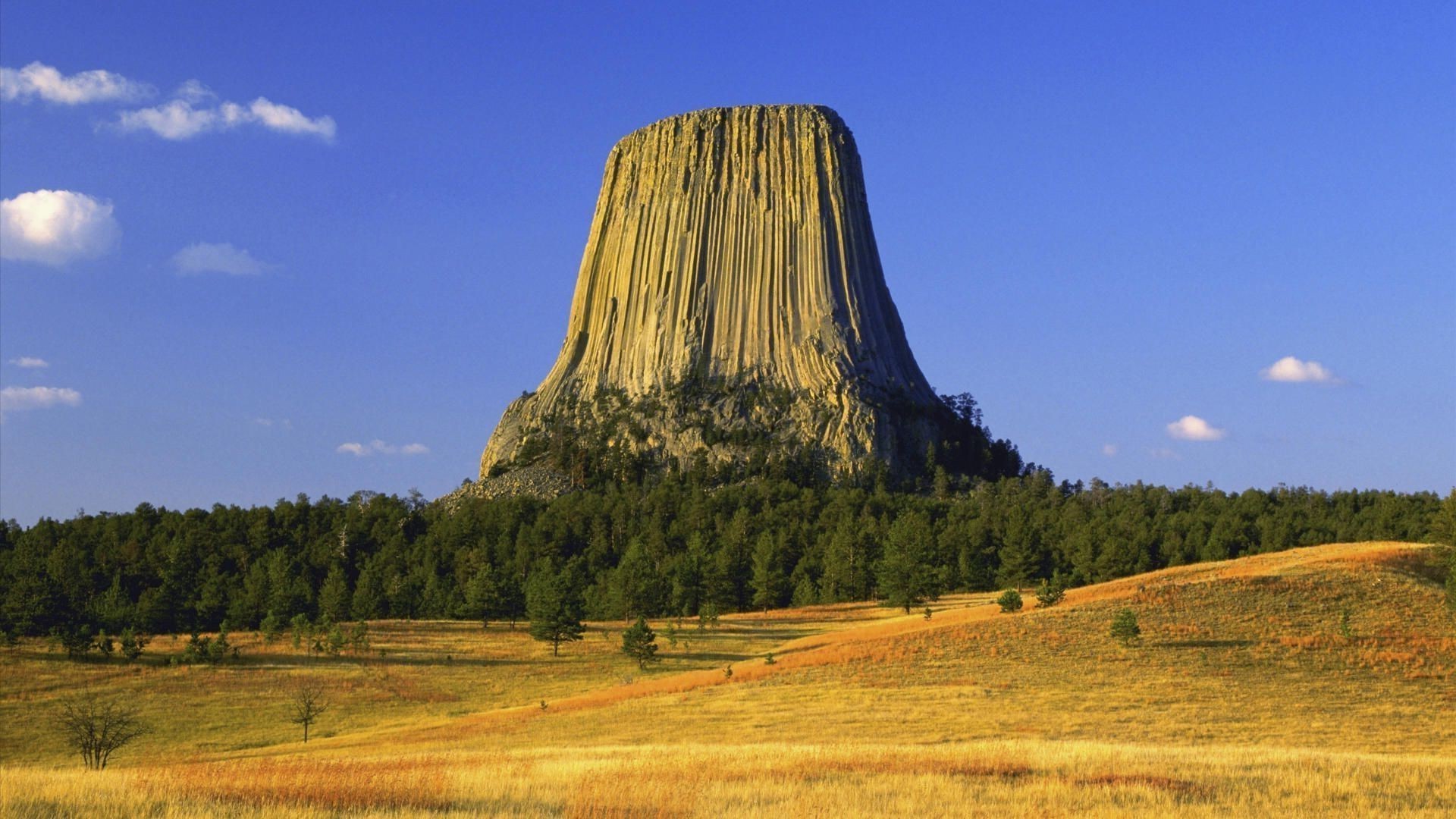 montañas paisaje al aire libre cielo naturaleza viajes árbol montañas hierba escénico campo