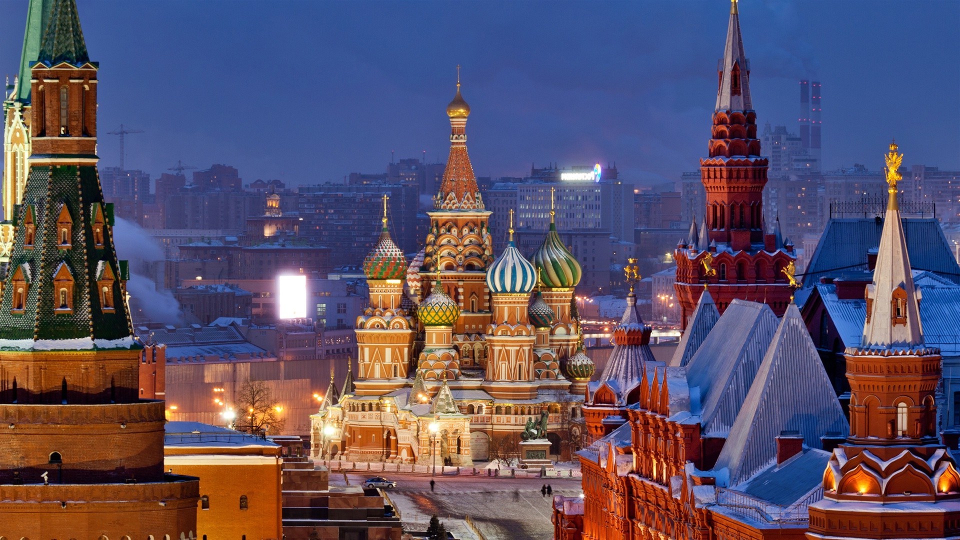 lugares famosos arquitetura viagens anoitecer kremlin cidade igreja casa à noite céu iluminado religião catedral ao ar livre torre velho espetáculo capital atração praça