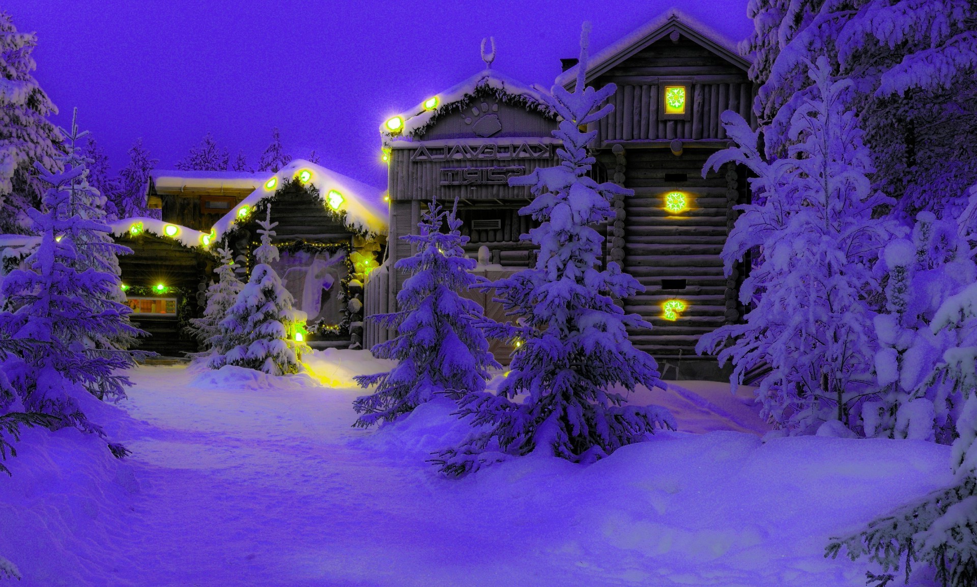 casas e chalés natal inverno neve à noite árvore ao ar livre iluminação temporada crepúsculo natureza luz decoração brilhante férias viagens paisagem árvore de natal férias cena