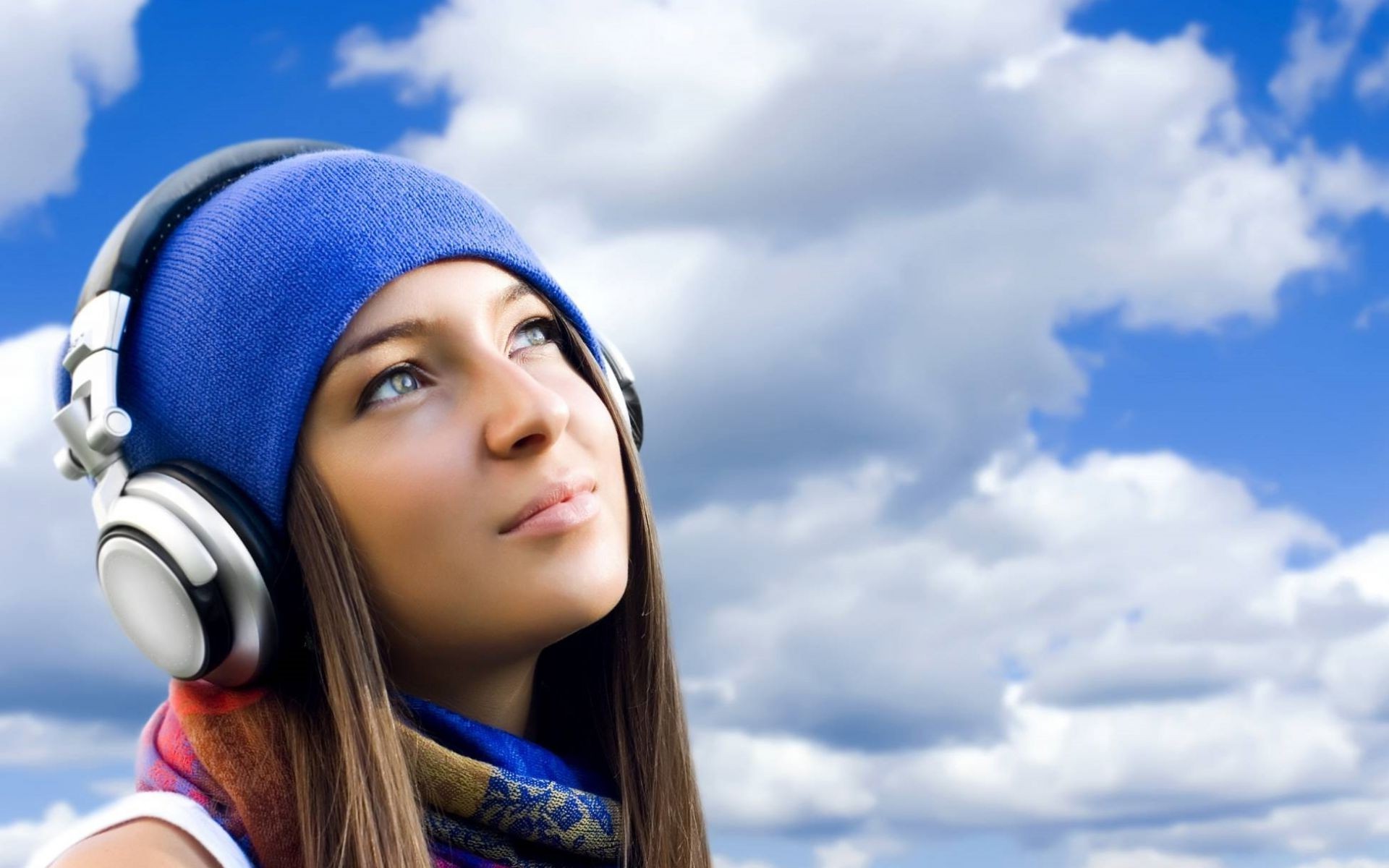 musik frau porträt mädchen natur himmel im freien schön mode vergnügen sommer winter