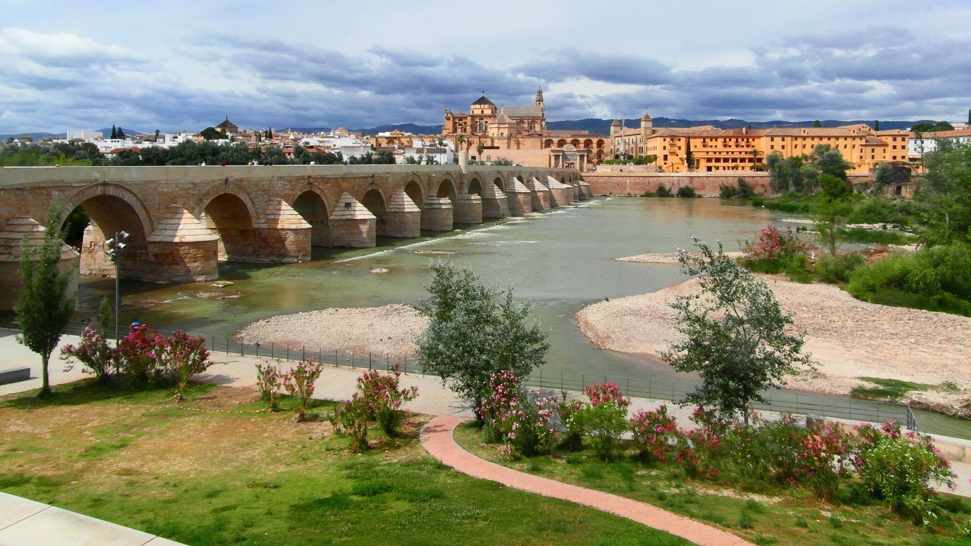 ciudades y arquitectura arquitectura viajes hogar ciudad al aire libre cielo agua árbol antiguo antiguo castillo turismo