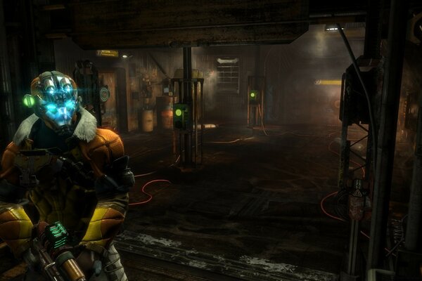 A player with a lighted face with a weapon in a cast