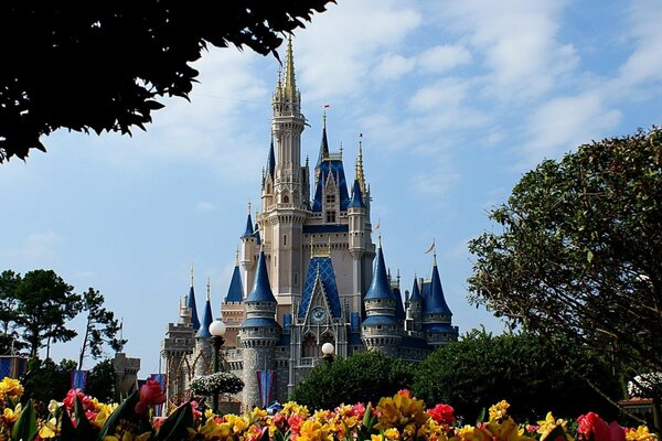 A beautiful castle surrounded by greenery