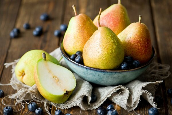 Pears apples help the body with vitamins