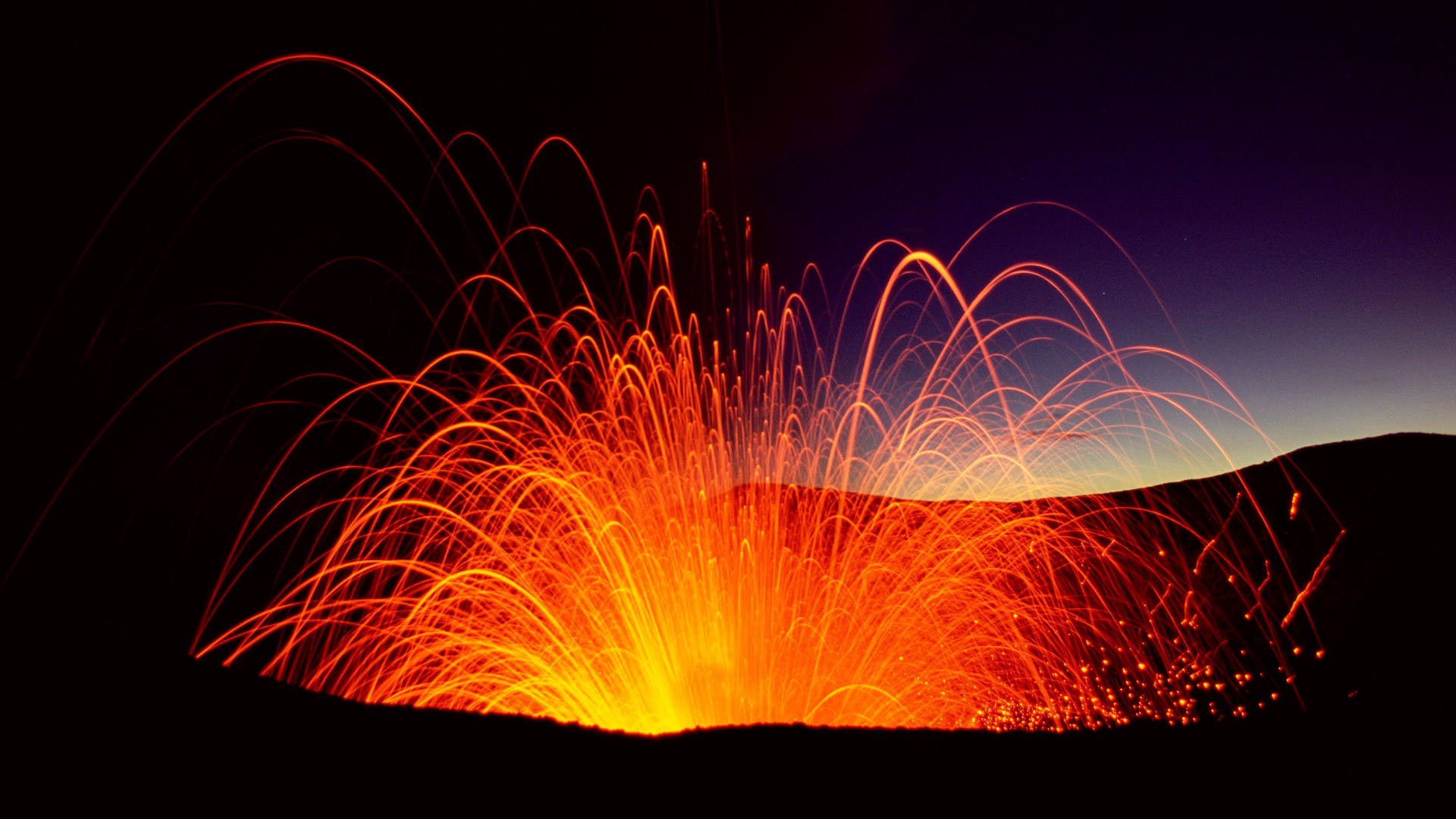 vulcano fiamma esplosione energia fumo caldo fuochi d artificio calore luminescenza festival eruzione astratto luce pericolo bruciato